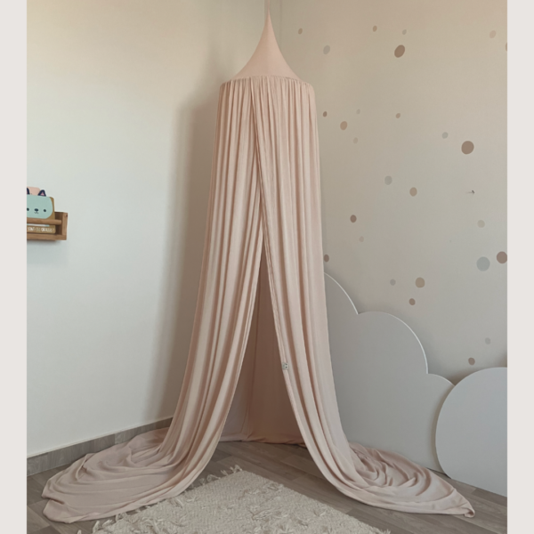 Ciel de lit rose poudré