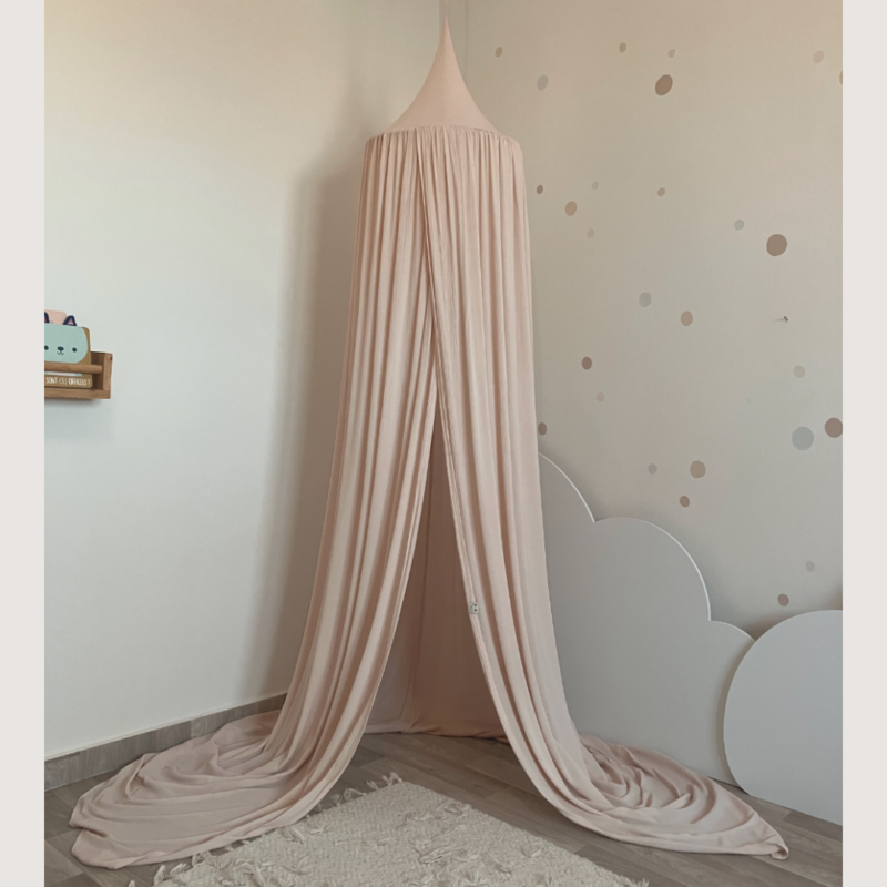 Ciel de lit rose poudré